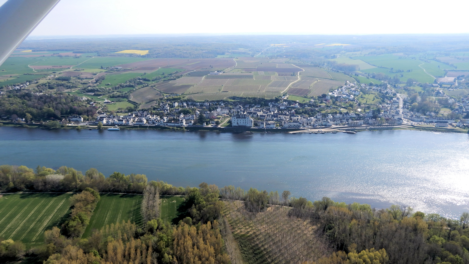 Overflying Montsoreau with Saumur Air Club